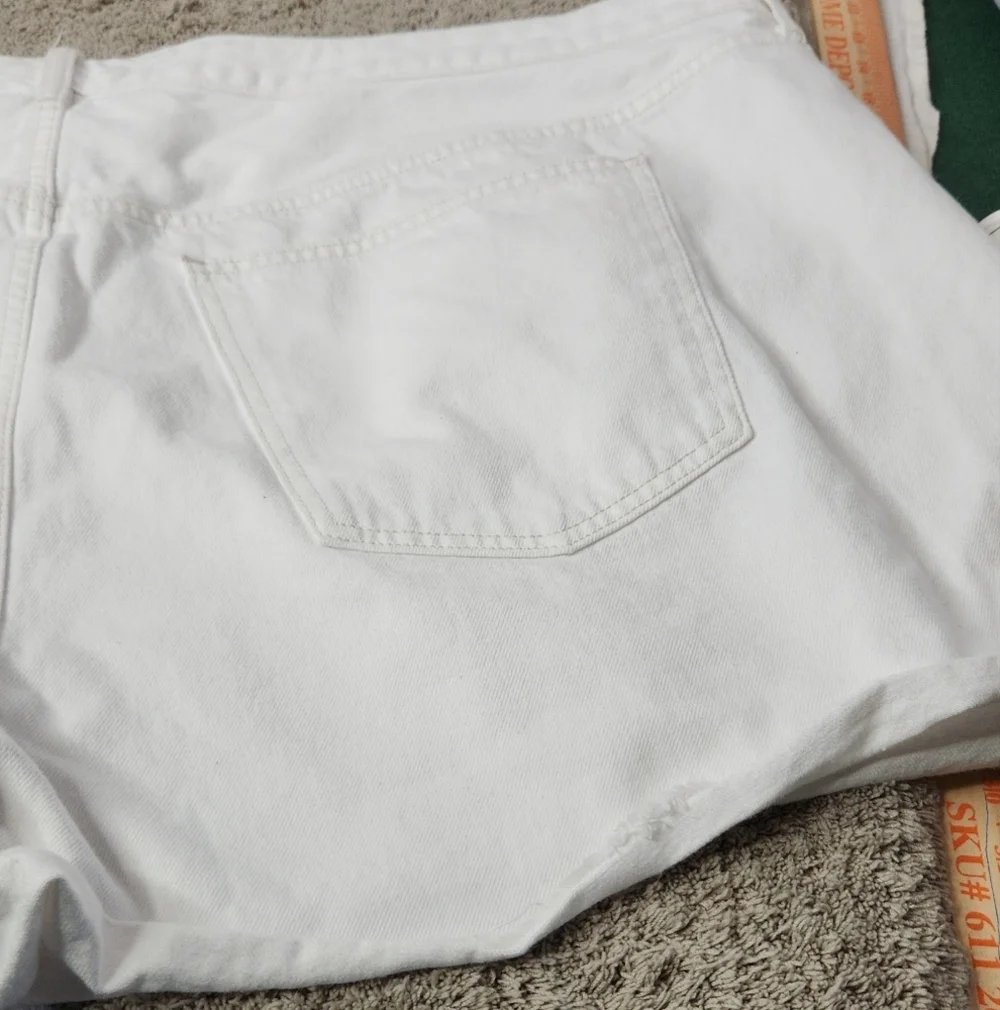 Women's Mid-Rise 90's Baggy Jean Shorts - Universal Thread White 28